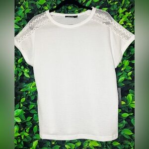 *3 for $18* Doe & Rae Large crocheted lace dropped- shoulder tee.